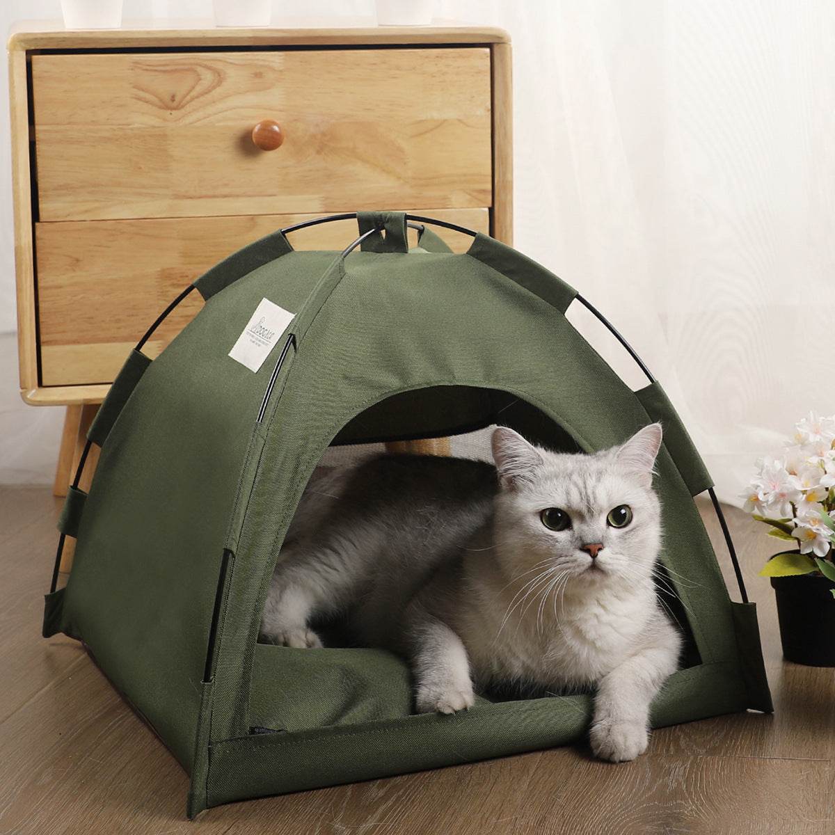 Green tent bed house for cats and small dogs with soft cushion and breathable fabric, indoor pet sleeping and resting shelter