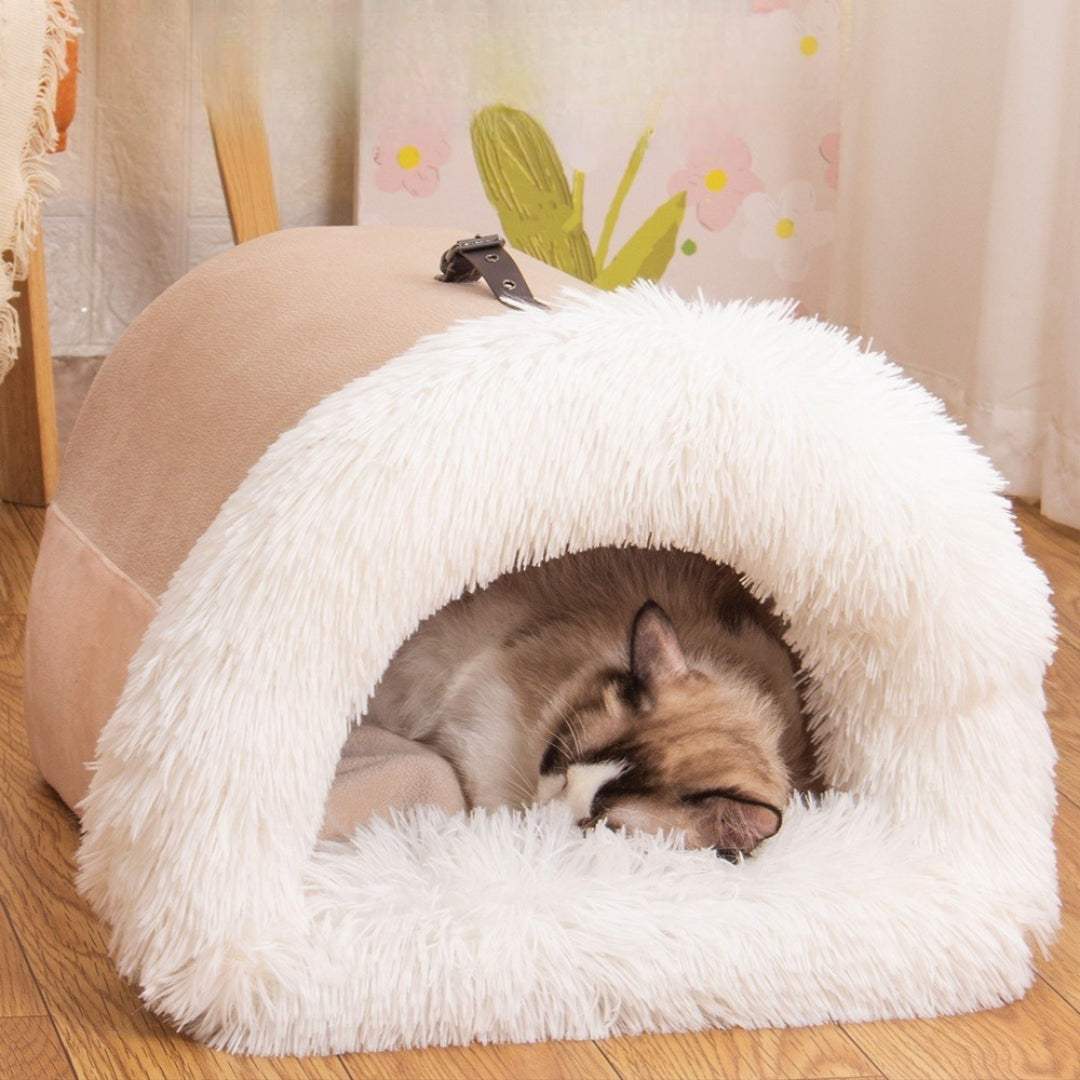 Portable Plush Nest cozy pet bed with plush lining and moisture-proof design for cats and small dogs